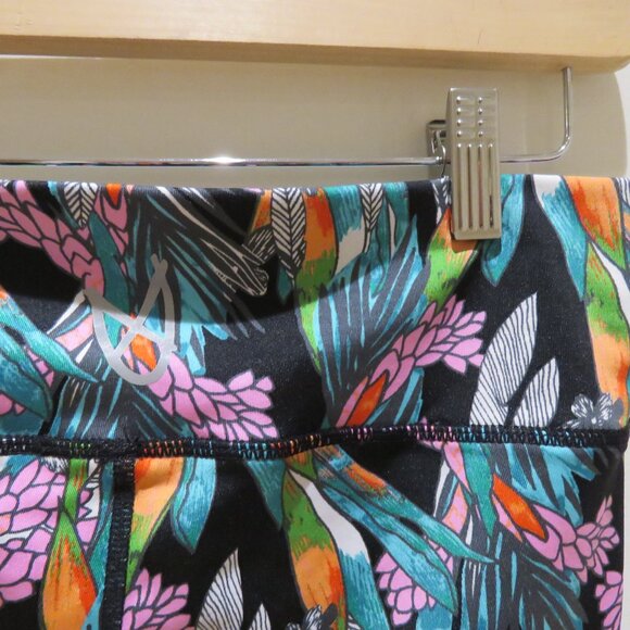 MINKPINK MOVE Tropical Leaf Print Bike Athleisure Gym Shorts Workout - Size M - Picture 10 of 13